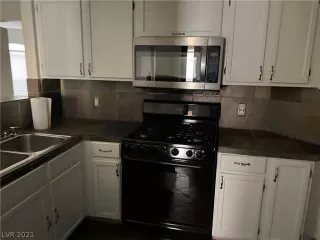 Photo #4: 2272057 Listing