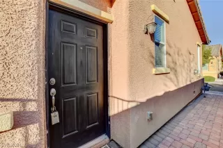 Photo #5: 2272077 Listing