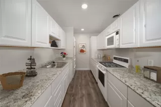 Photo #2: 2272097 Listing