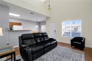 Photo #4: 2272116 Listing