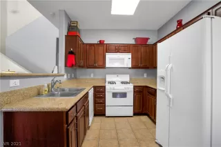 Photo #6: 2272116 Listing