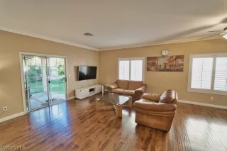 Photo #3: 2272196 Listing