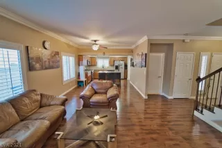 Photo #4: 2272196 Listing