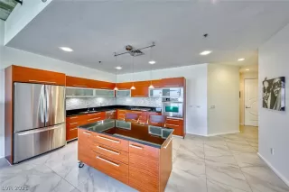 Photo #5: 2272219 Listing