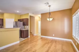 Photo #5: 2272238 Listing