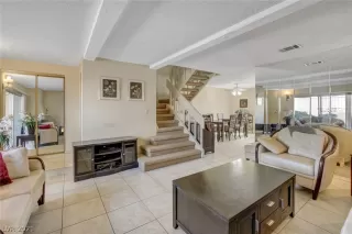 Photo #5: 2272245 Listing