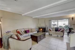 Photo #6: 2272245 Listing