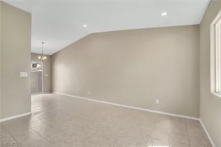 Photo #4: 2272265 Listing 