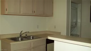 Photo #5: 2272285 Listing 