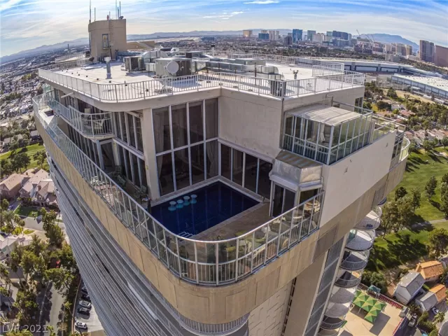 MLS: 2272291 Condo For Sale