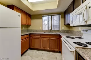 Photo #2: 2272324 Listing 