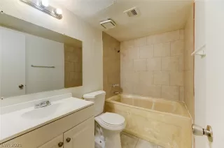 Photo #4: 2272324 Listing 