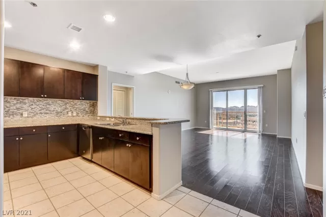 MLS: 2272326 Condo For Sale