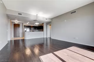 Photo #3: 2272326 Listing