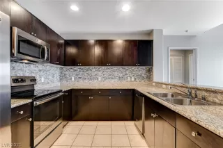 Photo #5: 2272326 Listing