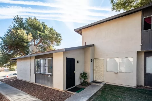 MLS: 2272365 Condo For Sale