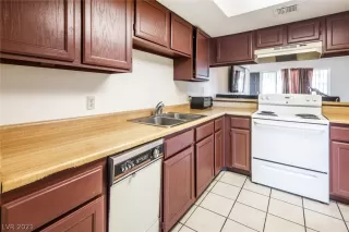 Photo #3: 2272365 Listing