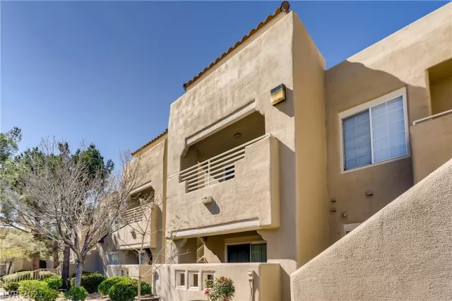 MLS: 2272387 Condo For Sale