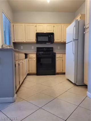 Photo #3: 2272401 Listing 