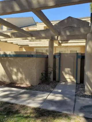 Photo #2: 2272422 Listing