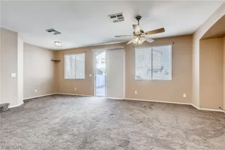 Photo #4: 2272445 Listing