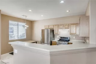 Photo #6: 2272445 Listing