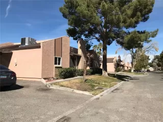 Photo #1: 2272446 Listing 