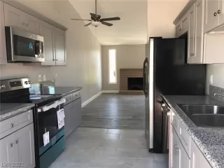 Photo #2: 2272446 Listing 