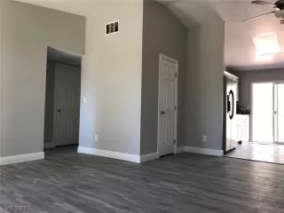 Photo #6: 2272446 Listing 