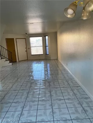 Photo #3: 2272516 Listing 