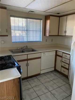 Photo #5: 2272516 Listing 