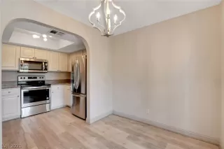 Photo #2: 2272589 Listing 