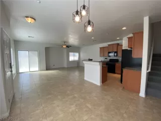 Photo #1: 2272592 Listing