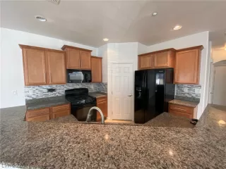 Photo #4: 2272592 Listing