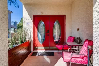 Photo #2: 2272637 Listing