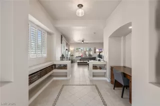 Photo #3: 2272637 Listing