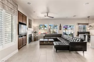 Photo #5: 2272637 Listing