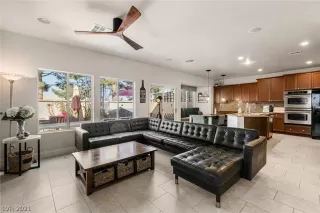 Photo #6: 2272637 Listing