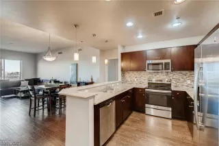 Photo #1: 2272640 Listing 