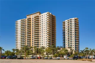 Photo #2: 2272640 Listing 