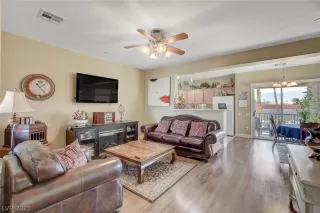 Photo #3: 2272688 Listing