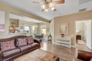 Photo #6: 2272688 Listing