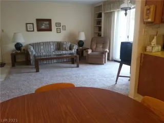 Photo #3: 2272708 Listing