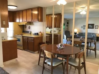 Photo #5: 2272708 Listing