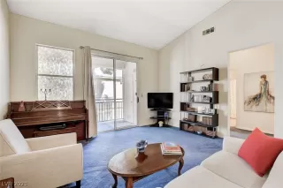 Photo #4: 2272721 Listing