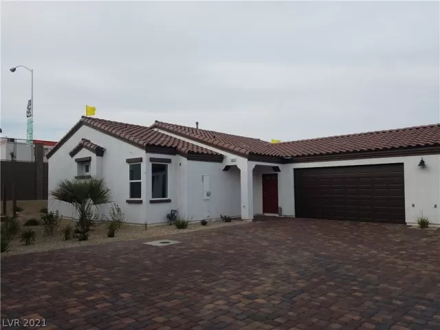 MLS: 2272727 Condo For Sale