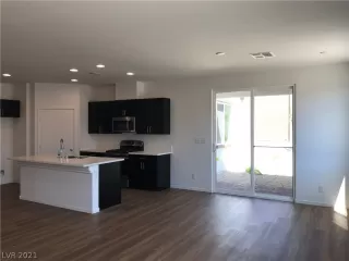 Photo #2: 2272727 Listing 