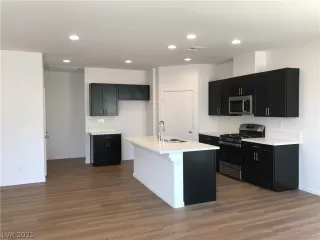 Photo #3: 2272727 Listing 