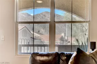 Photo #3: 2272772 Listing