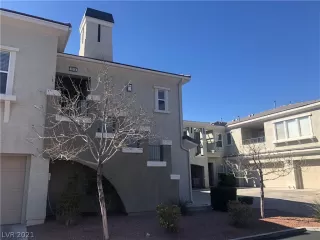 Photo #1: 2272836 Listing 